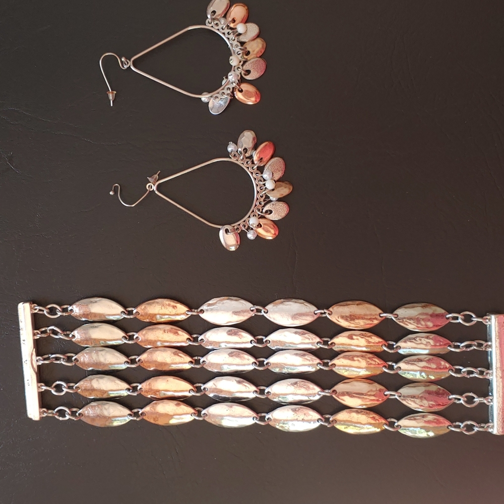 Bracelet and earrings set